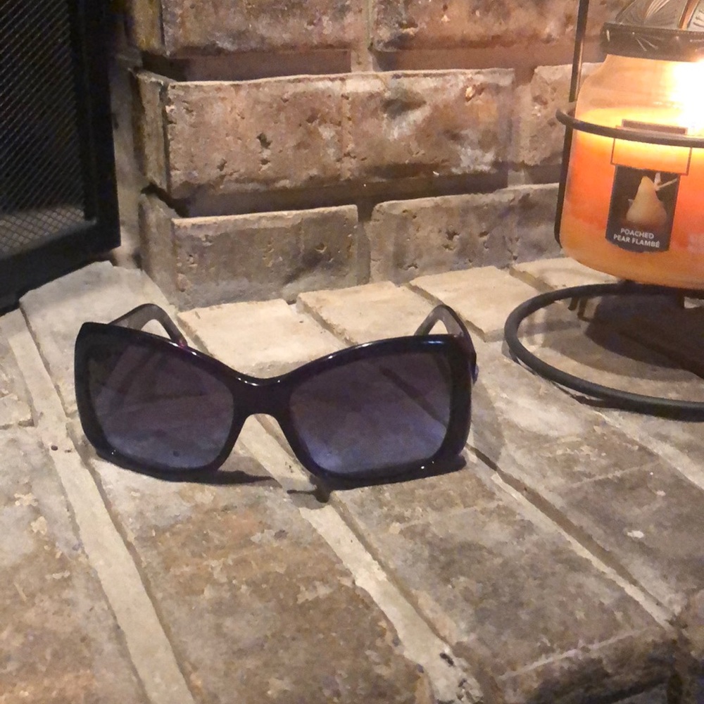 Versace sunnies!